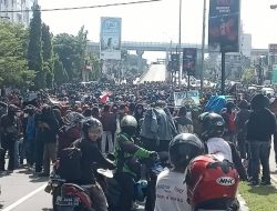 Ribuan Massa Padati Fly Over Makassar