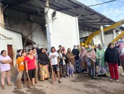 Camat UjungTanah Semangati Warga PKH Kerja Bakti di Longwis Cambaya